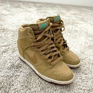 Nike Sky High Dunk Wedge Women's Size US 7 Lace-Up Sneakers.